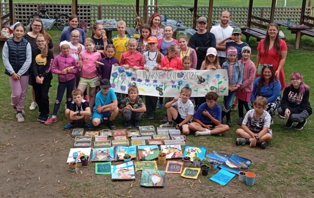 Výtvarné dni v Stankovanoch prilákali desiatky detí – veľkým lákadlom bolo aj rezbárstvo