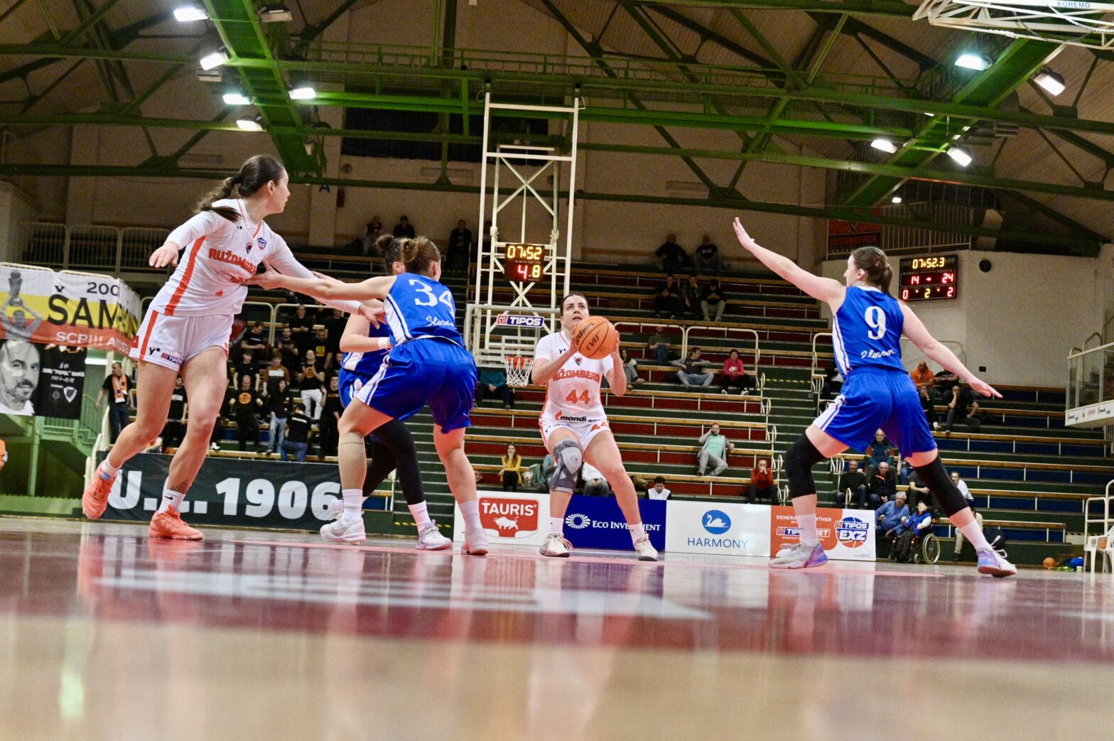 A. Andělová ľúbi aj krosy v teréne