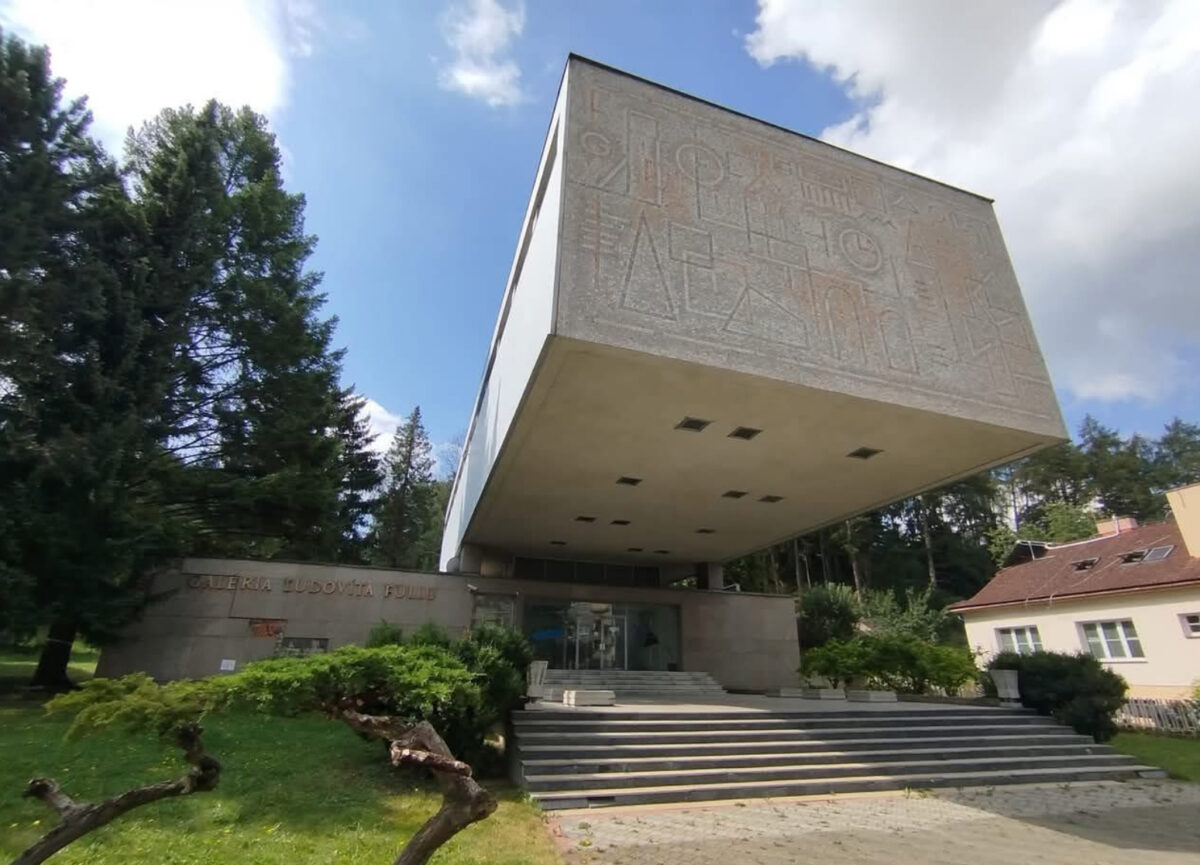 Ako ďalej s Fullovou galériou?