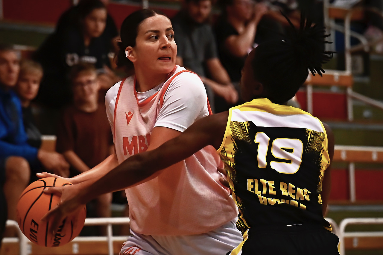 Ruža mala strelecký apetít, vyhrala nad družstvom z Budapešti 90:61