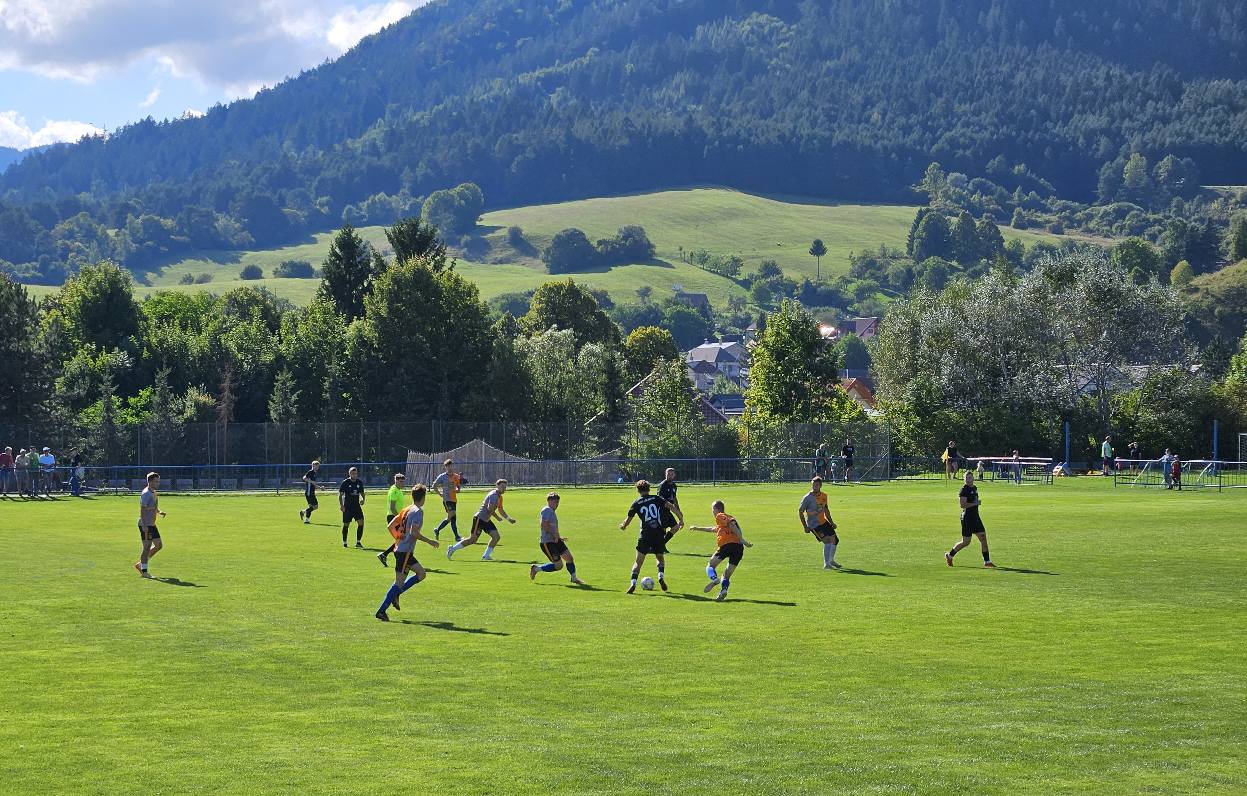 Pokračovali regionálne futbalové súťaže