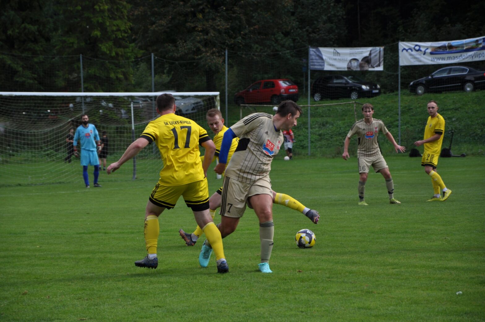 Pokračovali regionálne futbalové súťaže