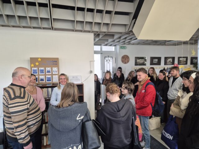 V knižnici na živo s M. Sarvašom