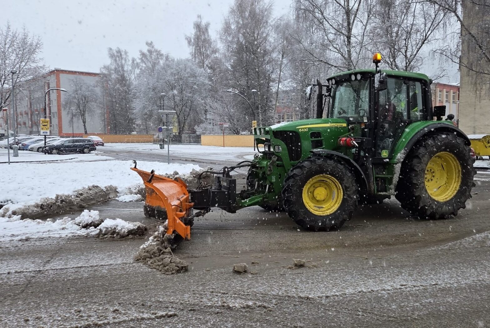 Mesto sa aj v zime stará o desiatky kilometrov ciest a chodníkov