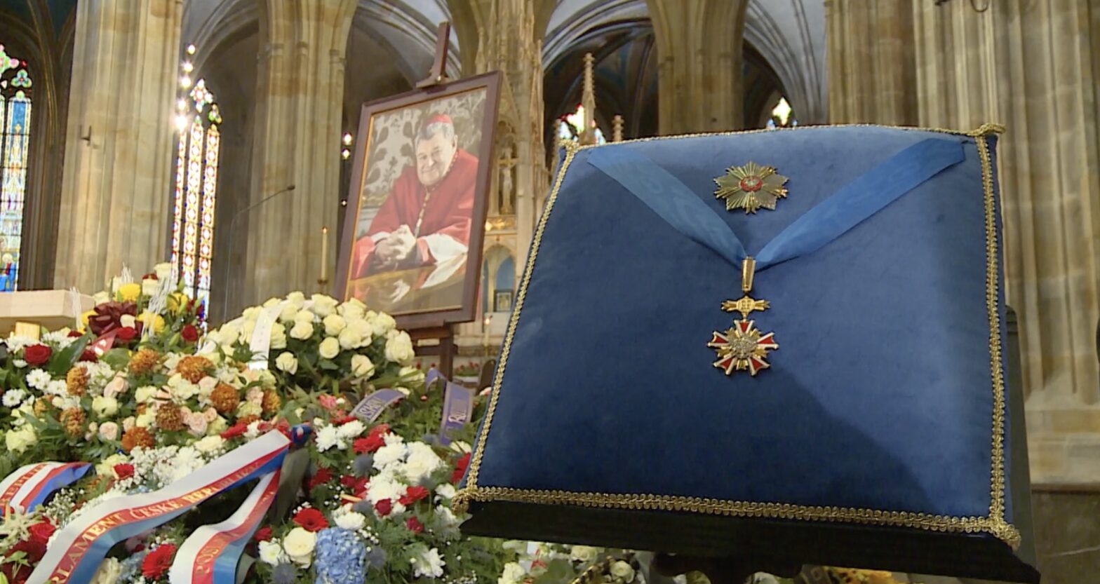 VIDEO: Posledná rozlúčka s kardinálom Dominikom Dukom