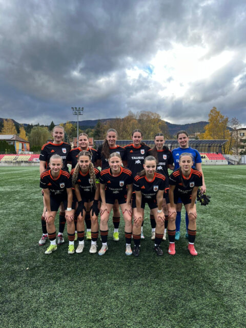 Jesenná sínusoida futbalistiek Ruže