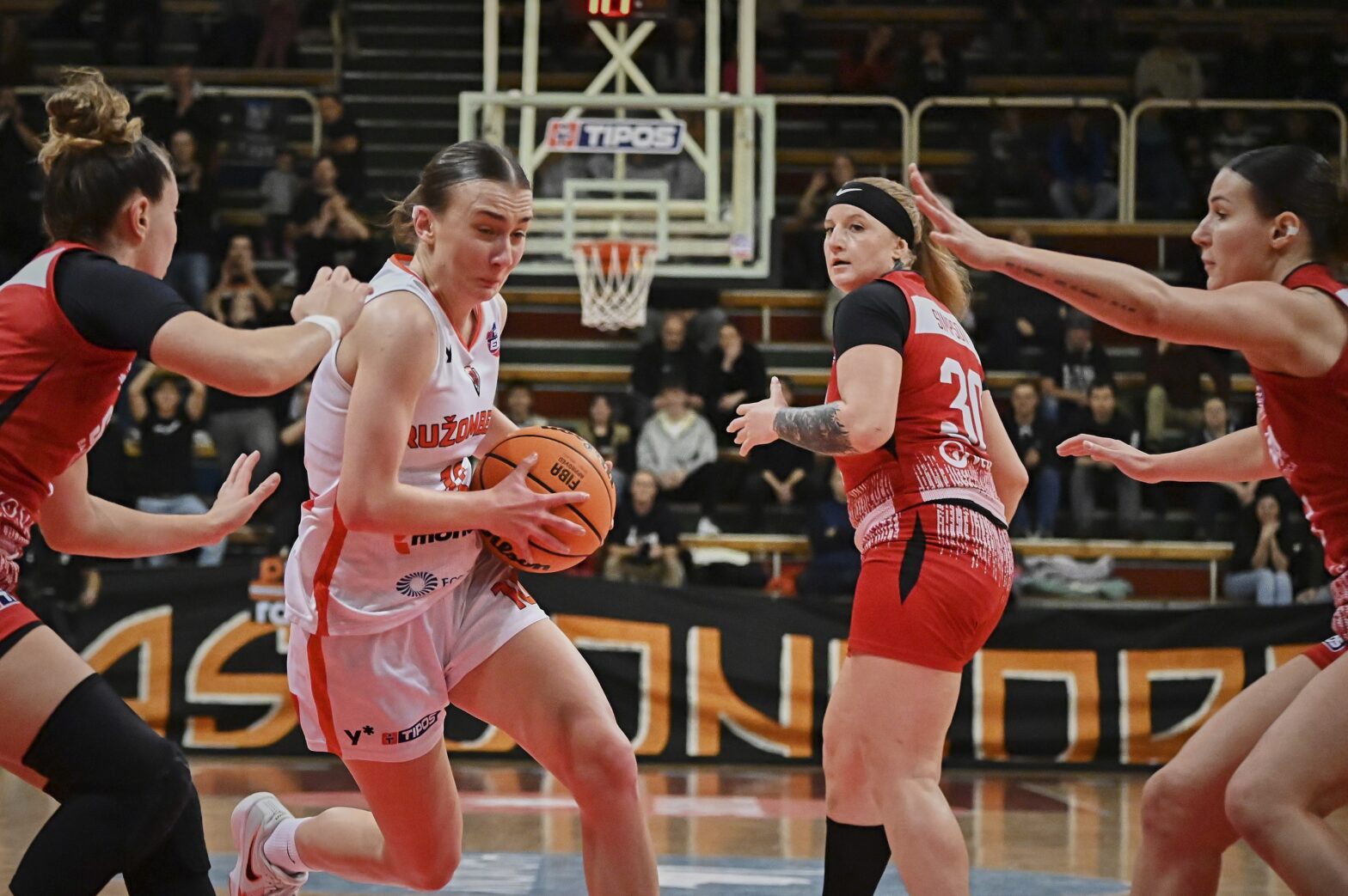 O tom, ako K. Jarošová bola na druhej strane