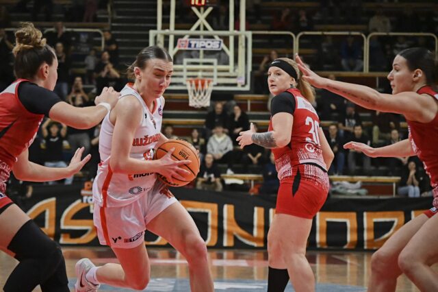 O tom, ako K. Jarošová bola na druhej strane