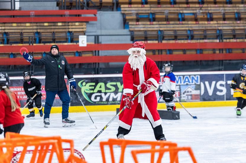 Keď aj Mikuláš korčuľuje