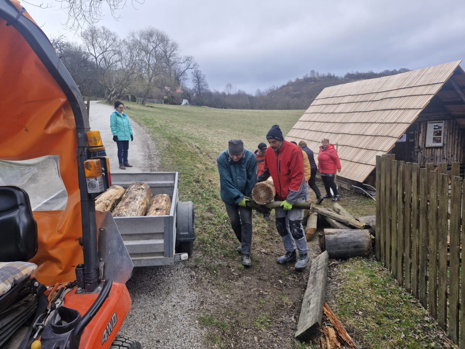 Brigádovali pred salašom na Vlkolínci