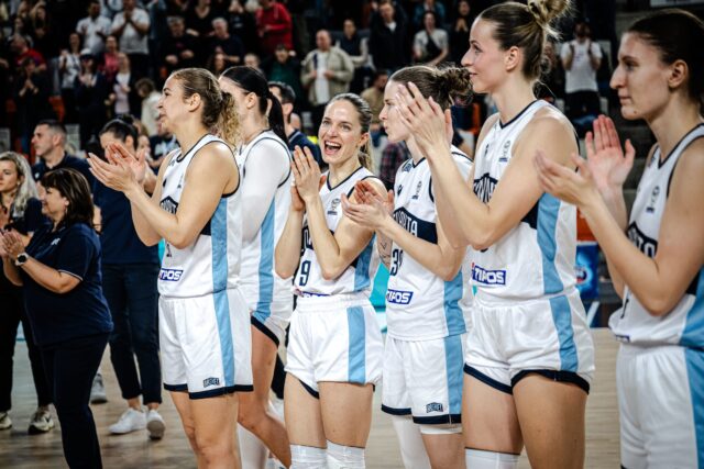 Repre zárezy K. Šedivej medzi ženami