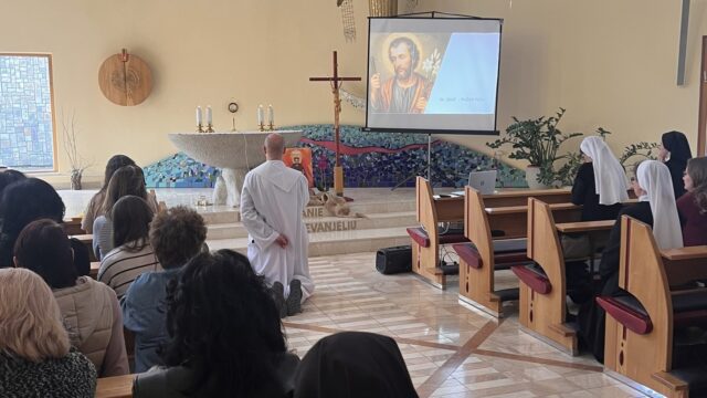 Duchovná obnova učiteľov v Ružomberku: Ticho, ktoré prináša ovocie