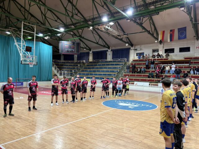 Meteníci v Koniarni zabudli na tabuľku