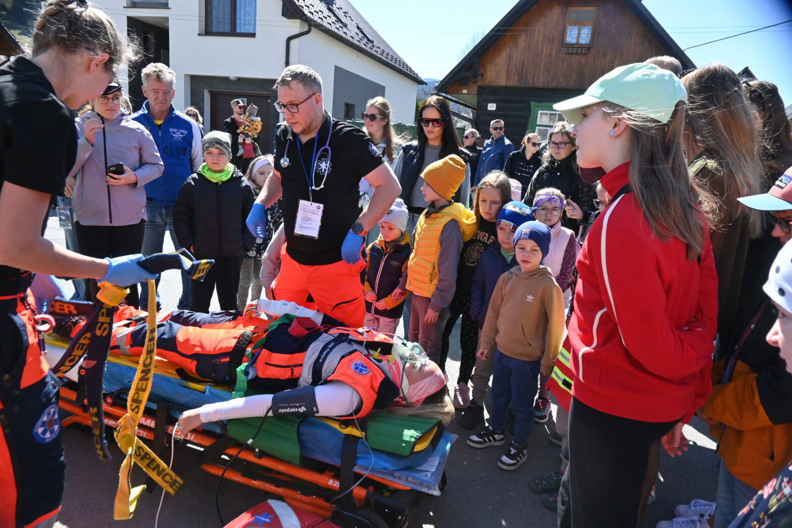 Adrenalín a záchrana životov. Súťaž premenila dedinu na trenažér pre profesionálov aj laikov