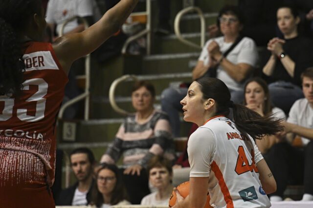 Andrea Andělová pridá ďalší článok na ružomberskú reťaz