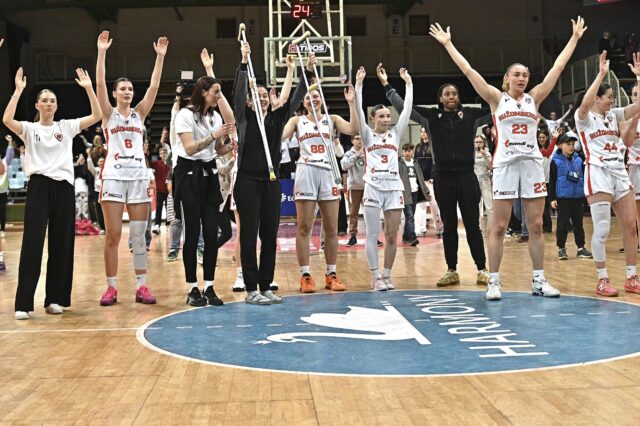 Juraj Suja: Hrala Oľga Jackovecová, Andrea Andělová a deti