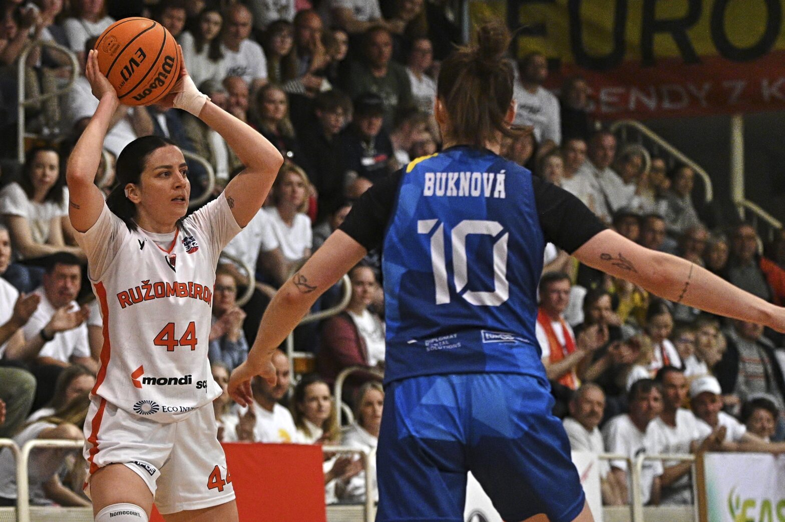 A. Andělová: Toto je náš hrad a my si ho chránime