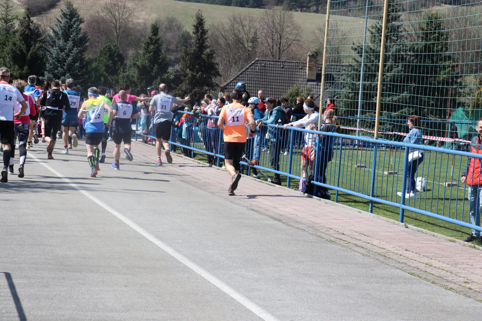 Ďalšie súťažné bežecké kroky pod Likavou