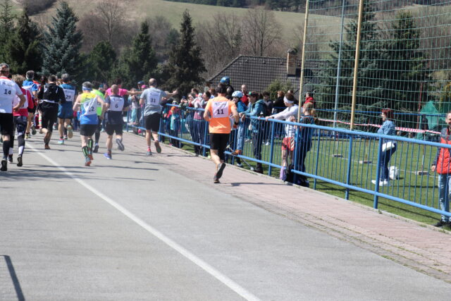 Ďalšie súťažné bežecké kroky pod Likavou