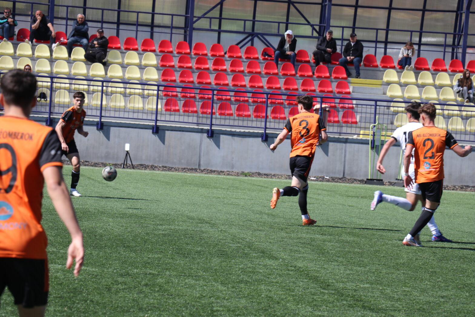 Len devätnástka mohla odchádzať z ihriska so vztýčenými hlavami