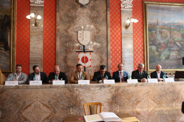 Brífing s ministrom Tomášom Tarabom a primátorom Ľubomírom Kubáňom