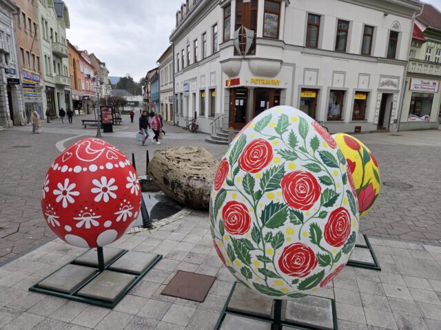 Žiaci umeleckej školy priniesli do mesta farby a radosť