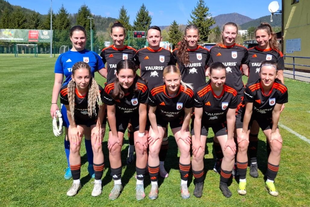 Futbalistky Ruže z troch kôl získali deväť bodov