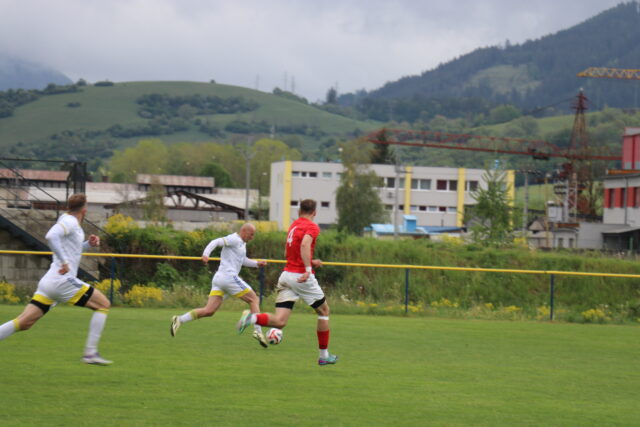 Pokračovali regionálne futbalové súťaže