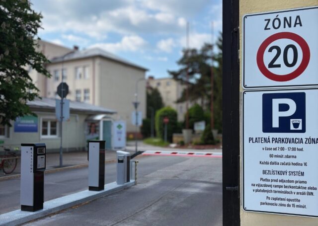 ÚVN Ružomberok spoplatňuje parkovanie v areáli nemocnice