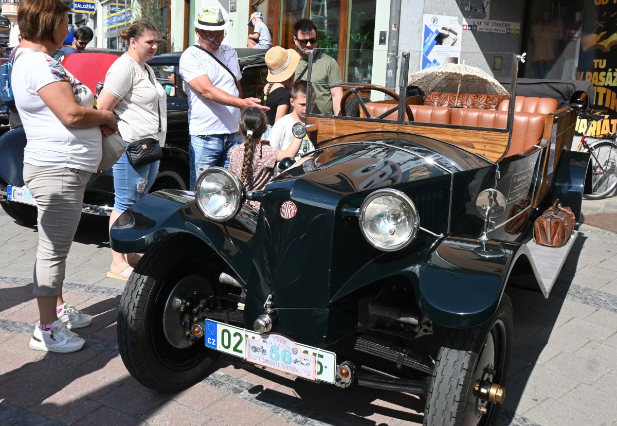 Krásy Liptova si vychutnali aj posádky historických automobilov