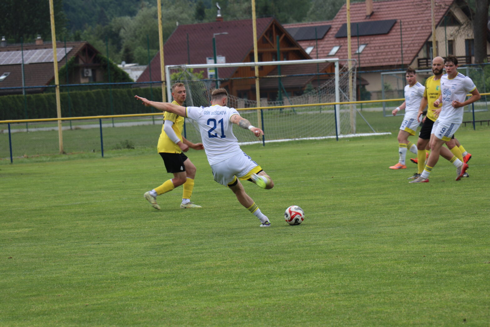 Pokračovali regionálne futbalové súťaže