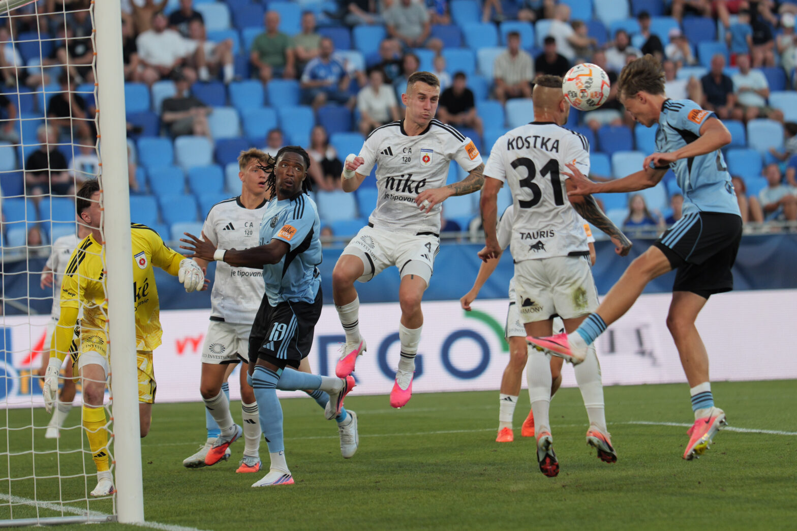 Ruža dostala pálivú facku od majstrovského Slovana - 0:5