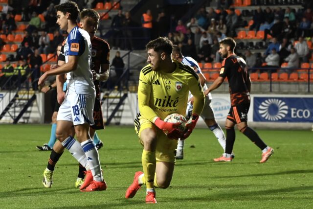 Köstl vyzdvihol brankára Krajčírika